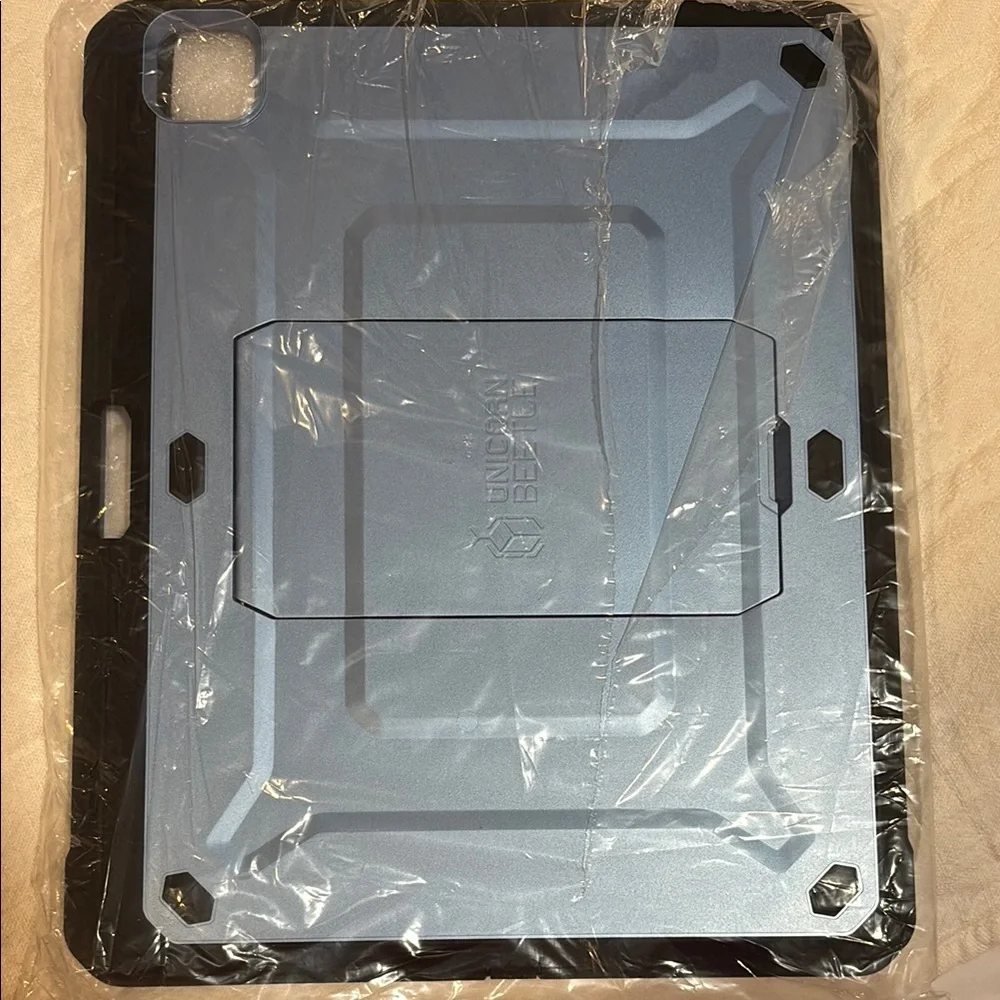 Unicorn Beetle Pro Black Tablet Cover